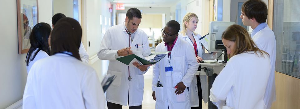 med students umms20120524-0096_cr.png