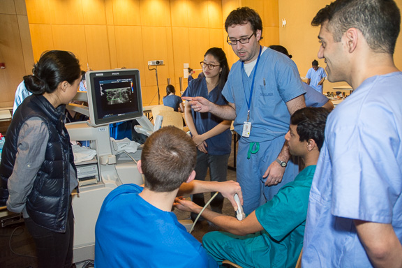 Dr. Alan Goldstein demonstrating ultrasound to UMMS medical students Dr. Alan Goldstein demonstrating ultrasound to UMMS medical students