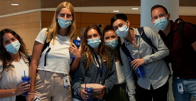 Banner first day for T.H. Chan School of Medicine Class of 2026